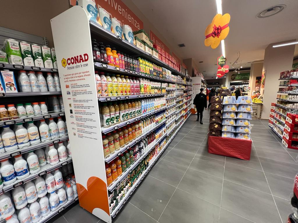 arredamento supermercato Punto Vendita Conad sul Corso Mazzini di Catanzaro 1